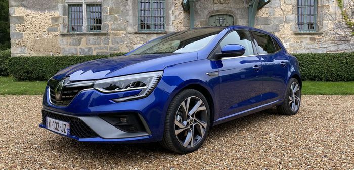 L’hybride rechargeable débarque sur la Mégane berline